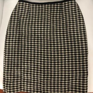 Tory Burch houndstooth style skirt